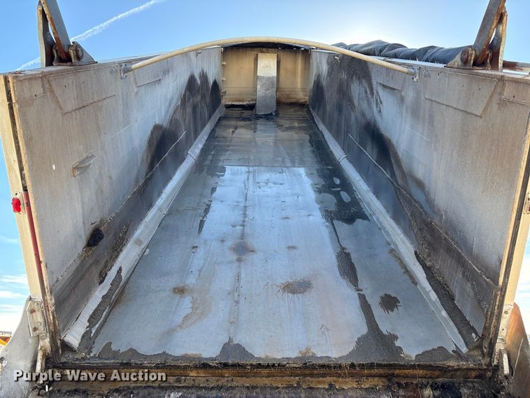 image for item FI0035 2004 Trail King Ind., Inc. T1-Brook Afrmo 30 end dump trailer