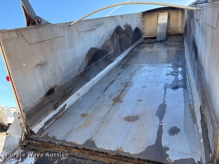 image for item FI0035 2004 Trail King Ind., Inc. T1-Brook Afrmo 30 end dump trailer