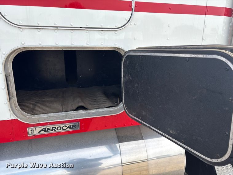 image for item FI0036 2013 Kenworth W900 semi truck