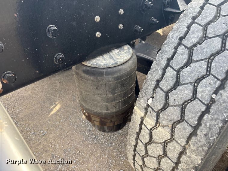 image for item FI0036 2013 Kenworth W900 semi truck