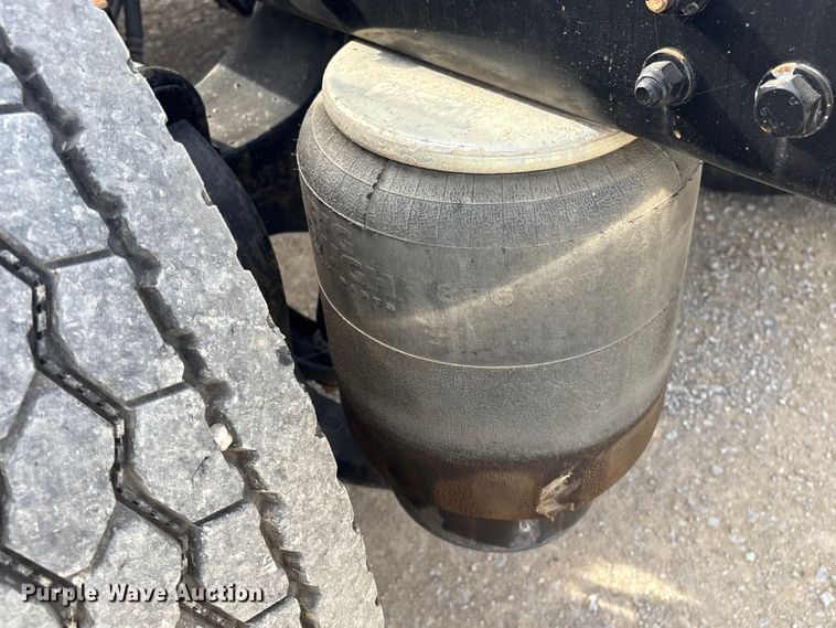 image for item FI0036 2013 Kenworth W900 semi truck