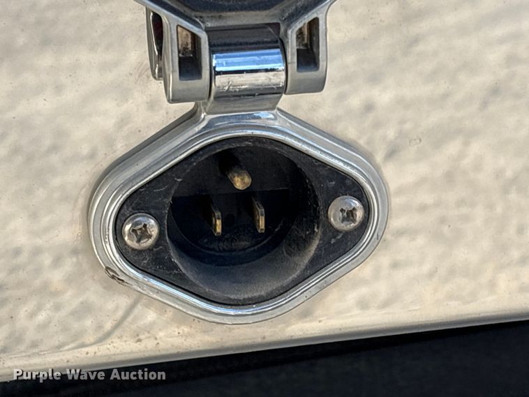 image for item FI0036 2013 Kenworth W900 semi truck