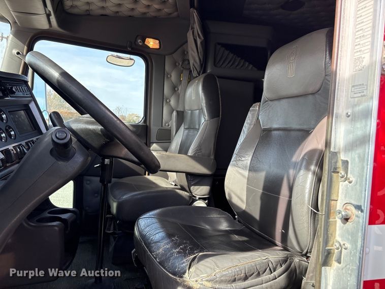 image for item FI0036 2013 Kenworth W900 semi truck