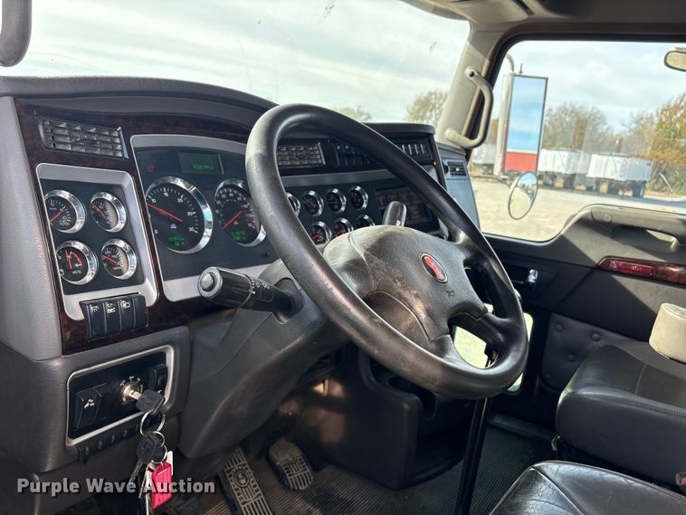 image for item FI0036 2013 Kenworth W900 semi truck