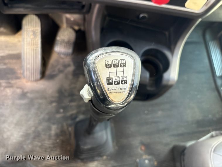 image for item FI0036 2013 Kenworth W900 semi truck