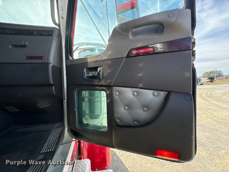 image for item FI0036 2013 Kenworth W900 semi truck