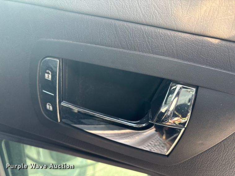 image for item FI0036 2013 Kenworth W900 semi truck