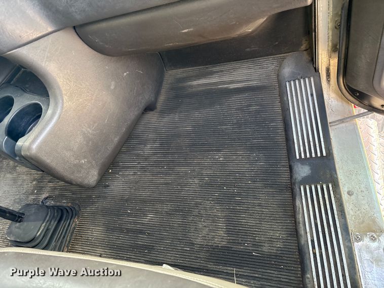 image for item FI0036 2013 Kenworth W900 semi truck