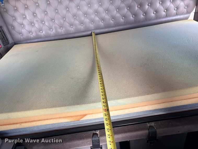 image for item FI0036 2013 Kenworth W900 semi truck