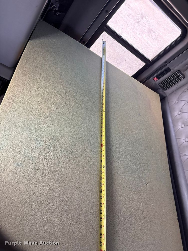 image for item FI0036 2013 Kenworth W900 semi truck