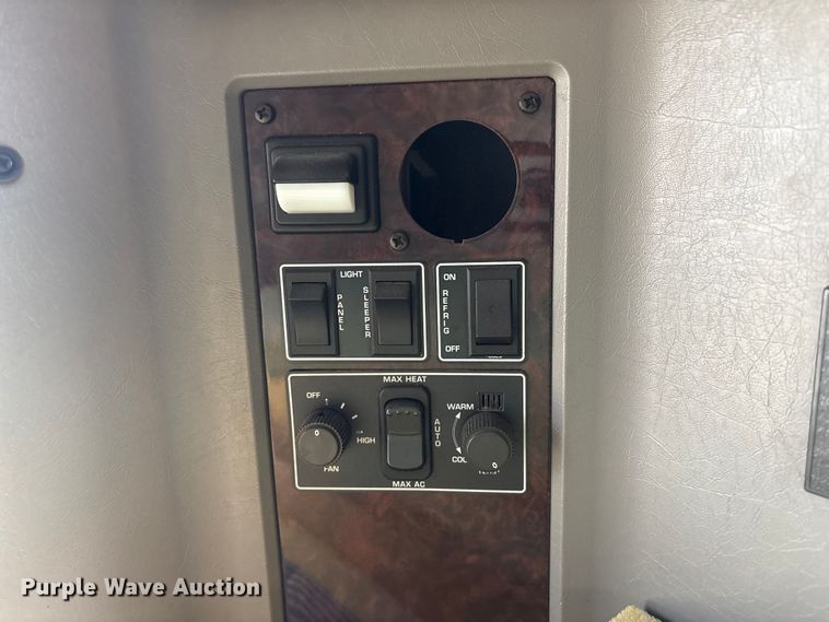 image for item FI0036 2013 Kenworth W900 semi truck