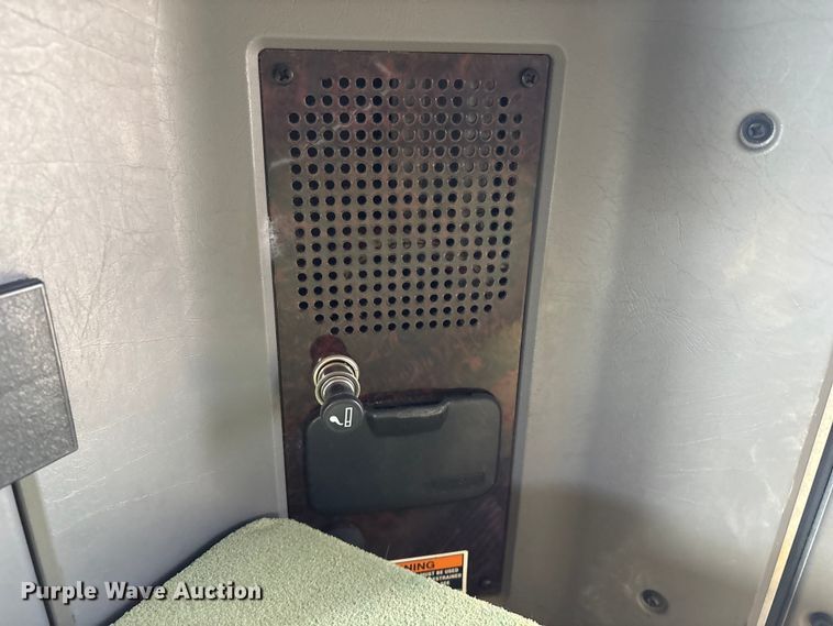 image for item FI0036 2013 Kenworth W900 semi truck