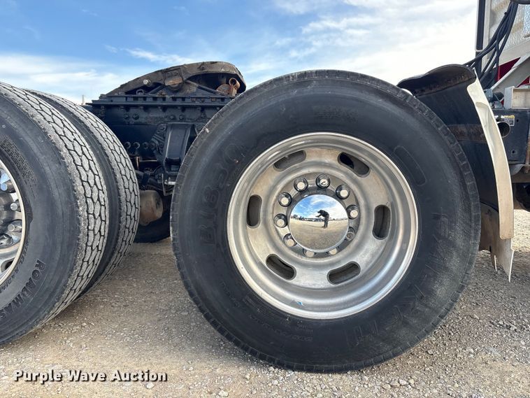 image for item FI0036 2013 Kenworth W900 semi truck