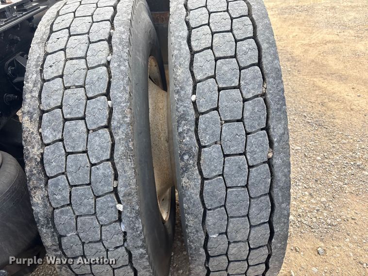 image for item FI0036 2013 Kenworth W900 semi truck