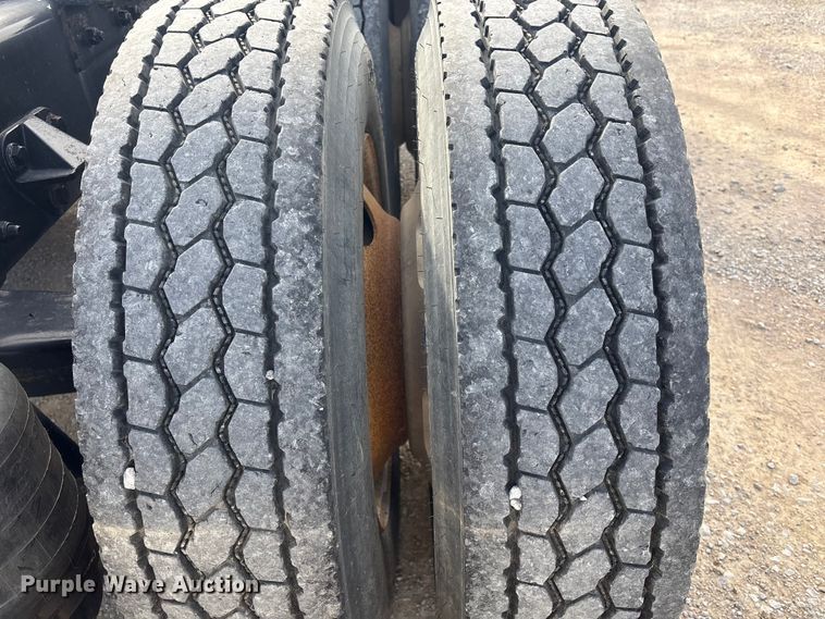 image for item FI0036 2013 Kenworth W900 semi truck