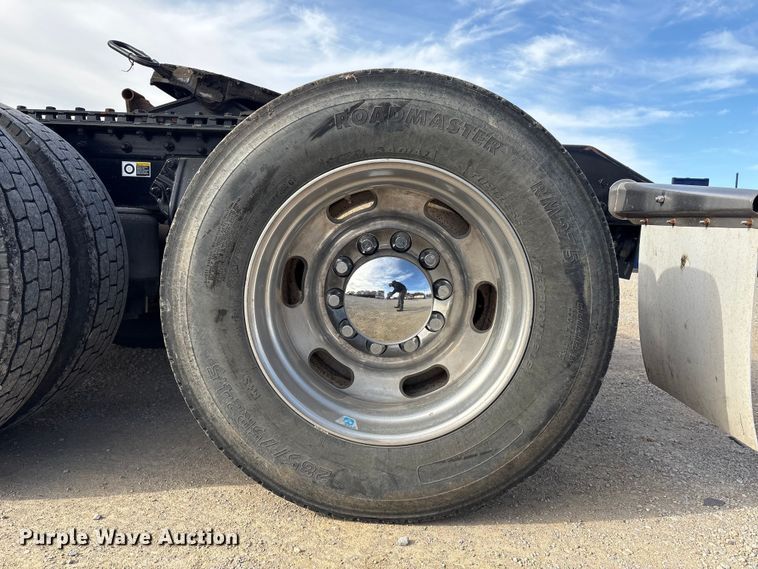 image for item FI0036 2013 Kenworth W900 semi truck