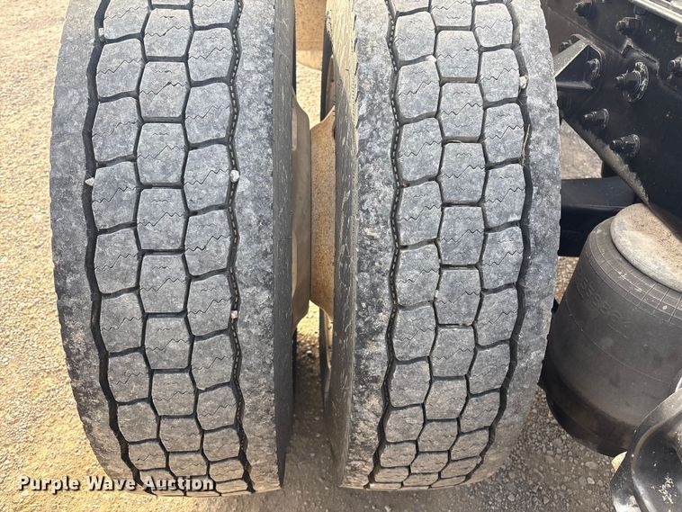 image for item FI0036 2013 Kenworth W900 semi truck