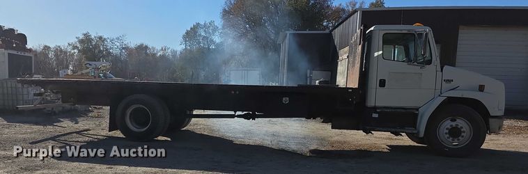 image for item FI0651 2000 Freightliner FL70 flatbed truck
