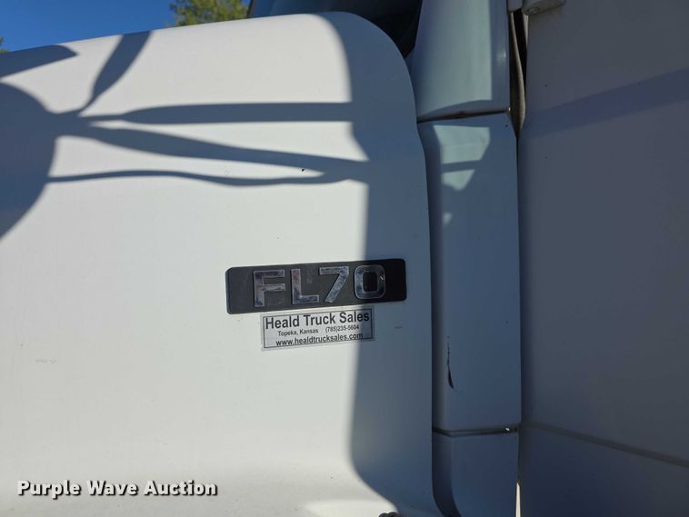 image for item FI0651 2000 Freightliner FL70 flatbed truck