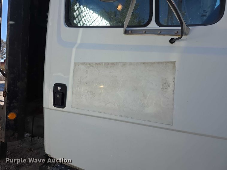 image for item FI0651 2000 Freightliner FL70 flatbed truck