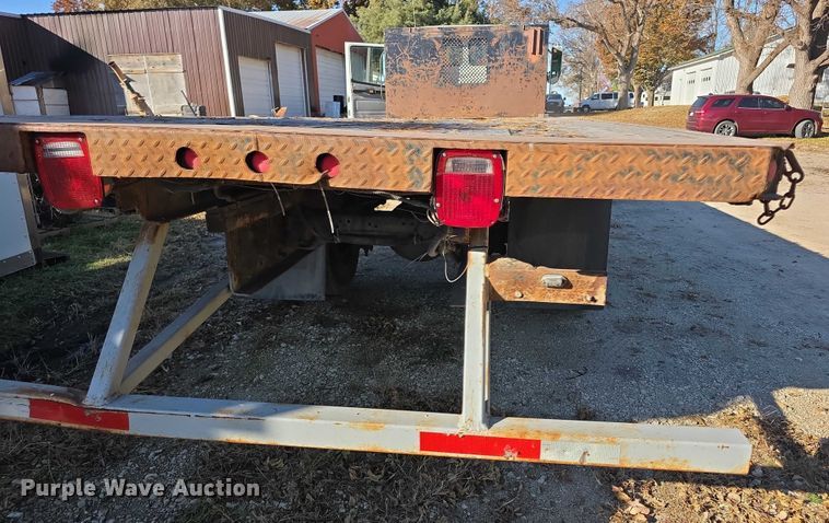 image for item FI0651 2000 Freightliner FL70 flatbed truck