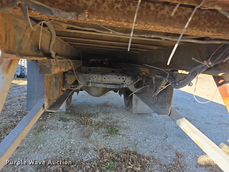 image for item FI0651 2000 Freightliner FL70 flatbed truck