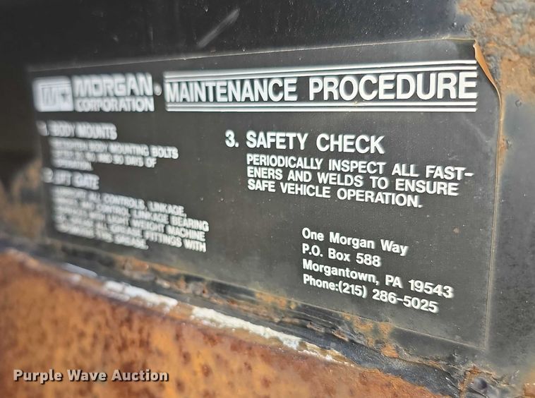 image for item FI0651 2000 Freightliner FL70 flatbed truck