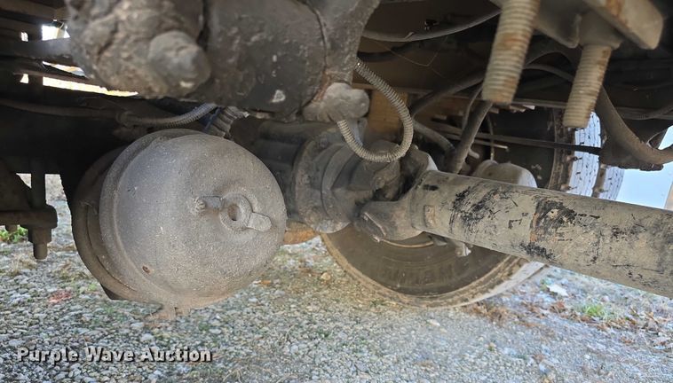 image for item FI0651 2000 Freightliner FL70 flatbed truck