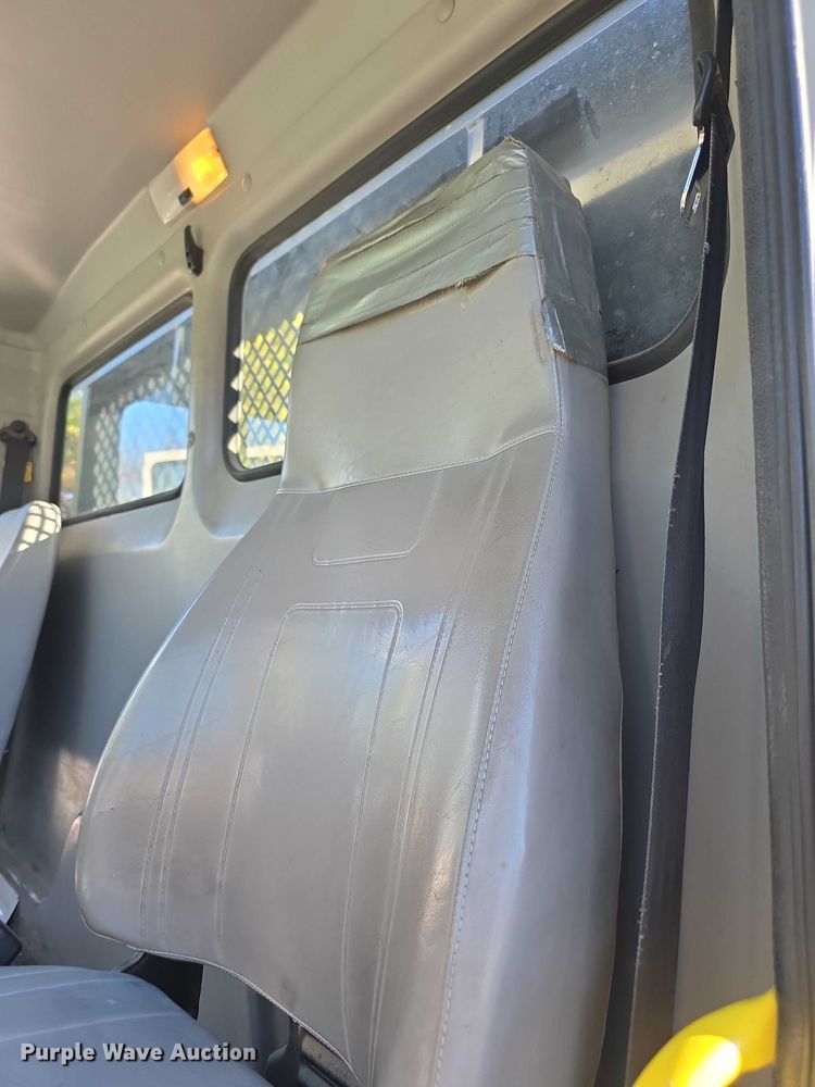 image for item FI0651 2000 Freightliner FL70 flatbed truck