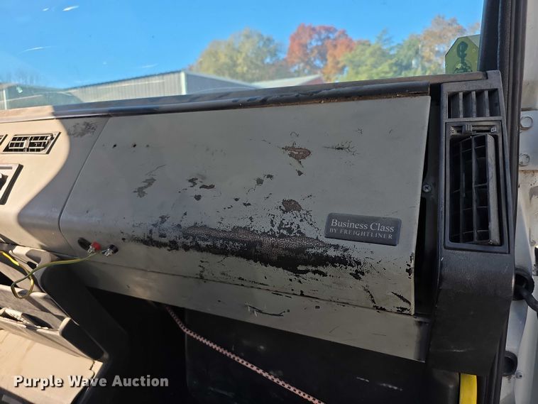 image for item FI0651 2000 Freightliner FL70 flatbed truck