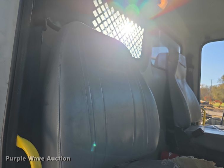 image for item FI0651 2000 Freightliner FL70 flatbed truck