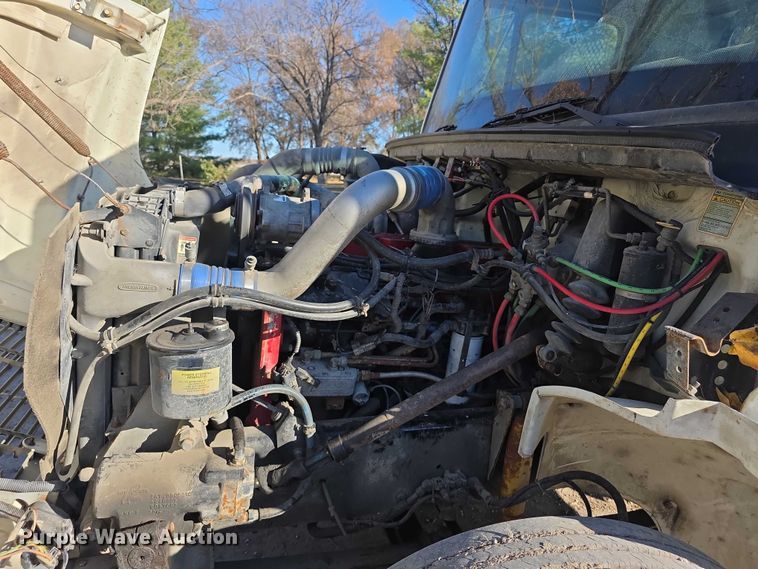 image for item FI0651 2000 Freightliner FL70 flatbed truck