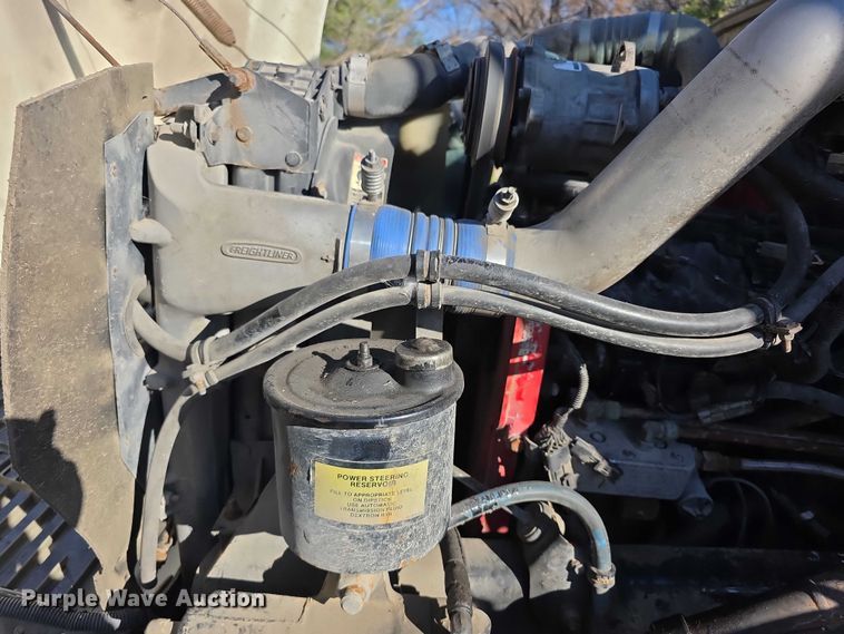 image for item FI0651 2000 Freightliner FL70 flatbed truck