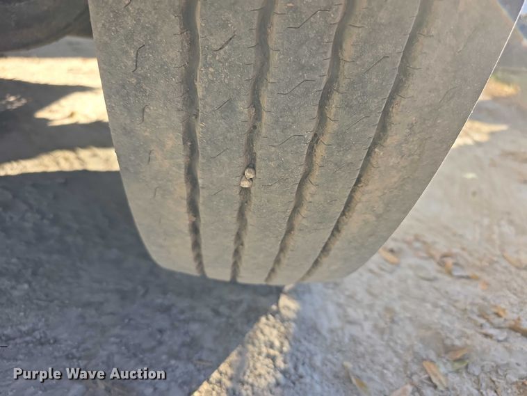 image for item FI0651 2000 Freightliner FL70 flatbed truck