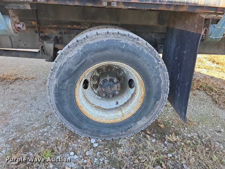 image for item FI0651 2000 Freightliner FL70 flatbed truck