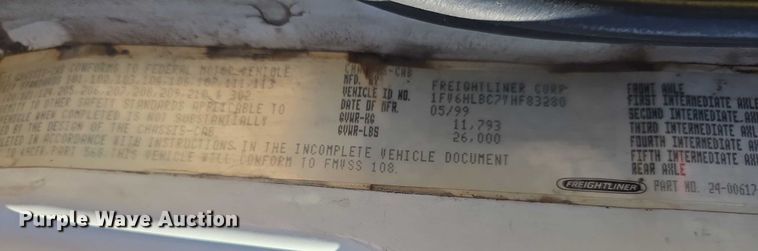 image for item FI0651 2000 Freightliner FL70 flatbed truck