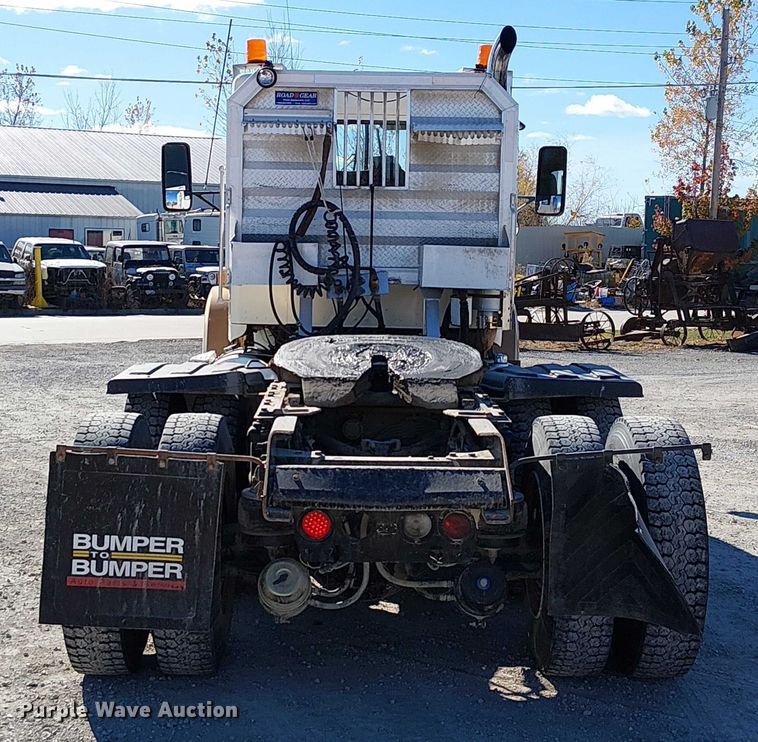 image for item FK0541 2002 Kenworth T800 semi truck