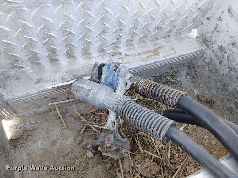 image for item FK0541 2002 Kenworth T800 semi truck