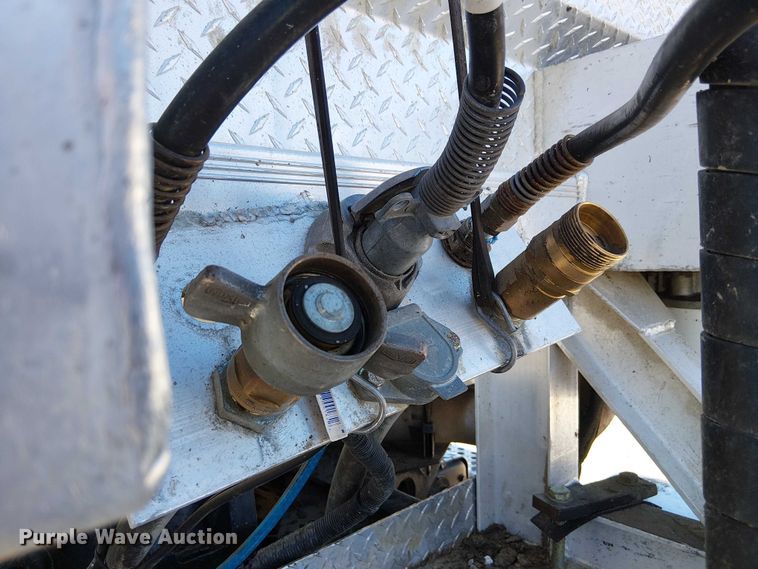 image for item FK0541 2002 Kenworth T800 semi truck