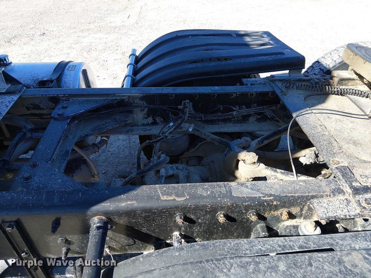 image for item FK0541 2002 Kenworth T800 semi truck