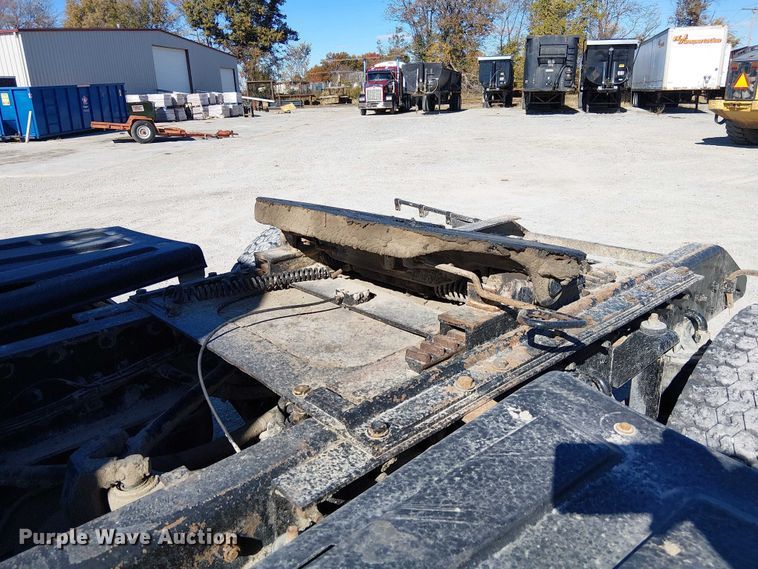 image for item FK0541 2002 Kenworth T800 semi truck