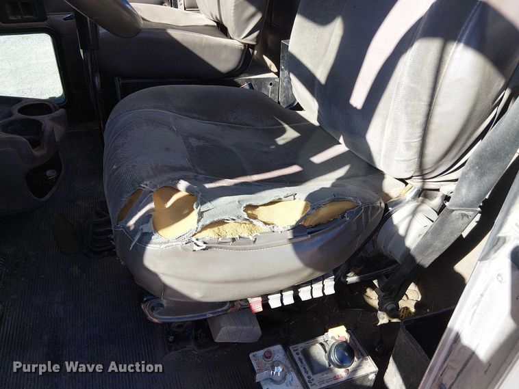 image for item FK0541 2002 Kenworth T800 semi truck