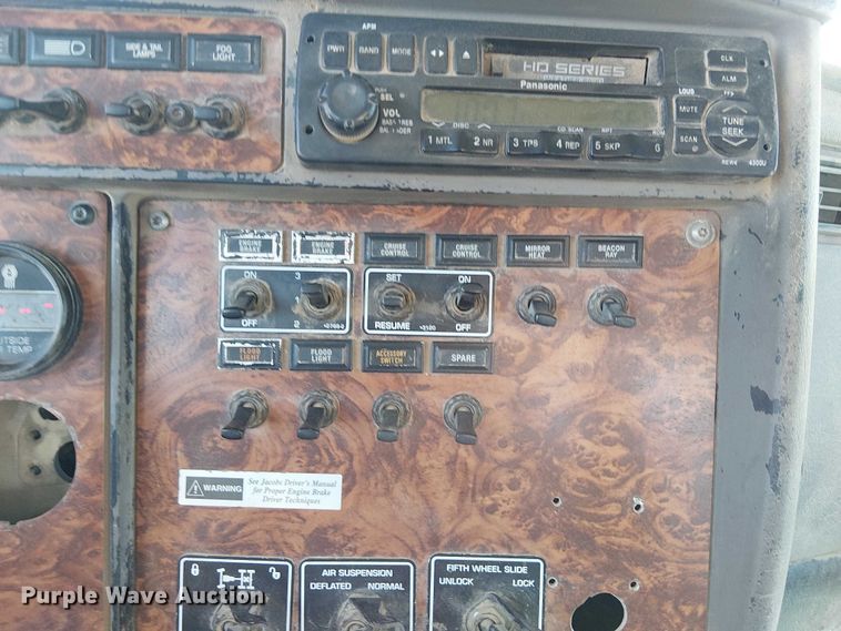 image for item FK0541 2002 Kenworth T800 semi truck