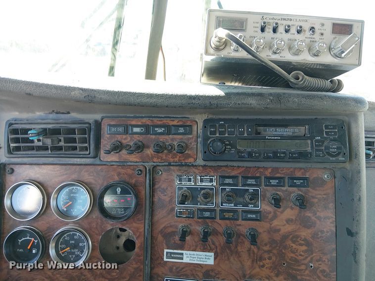 image for item FK0541 2002 Kenworth T800 semi truck