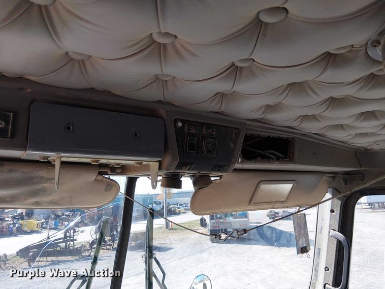 image for item FK0541 2002 Kenworth T800 semi truck