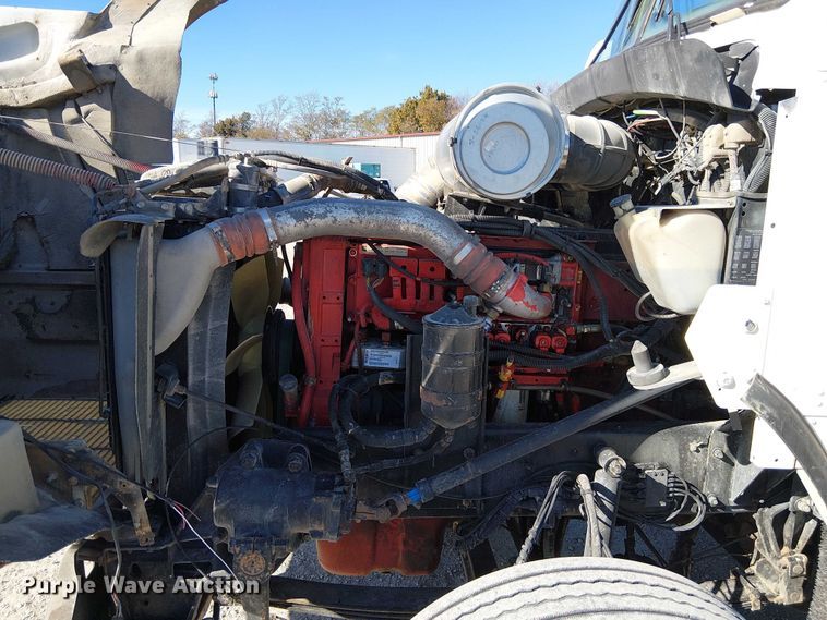 image for item FK0541 2002 Kenworth T800 semi truck