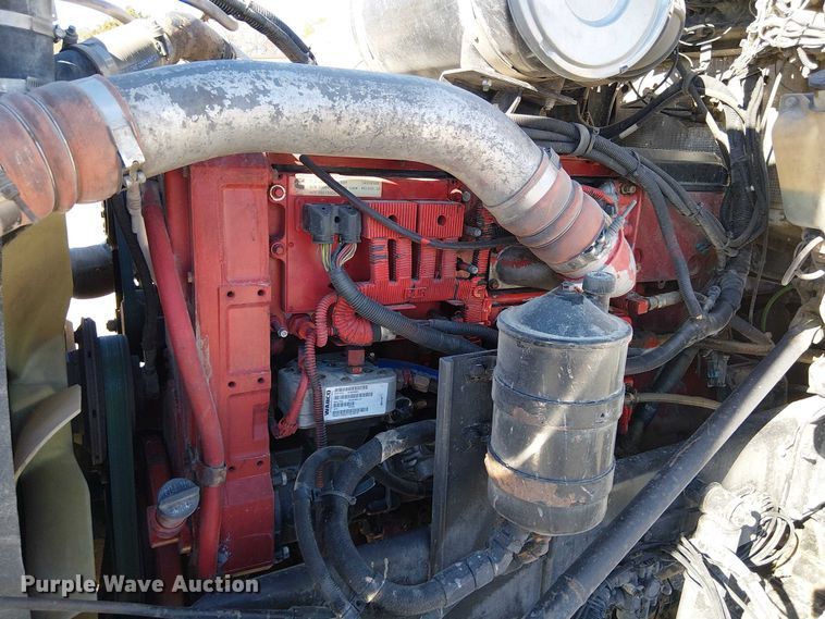 image for item FK0541 2002 Kenworth T800 semi truck