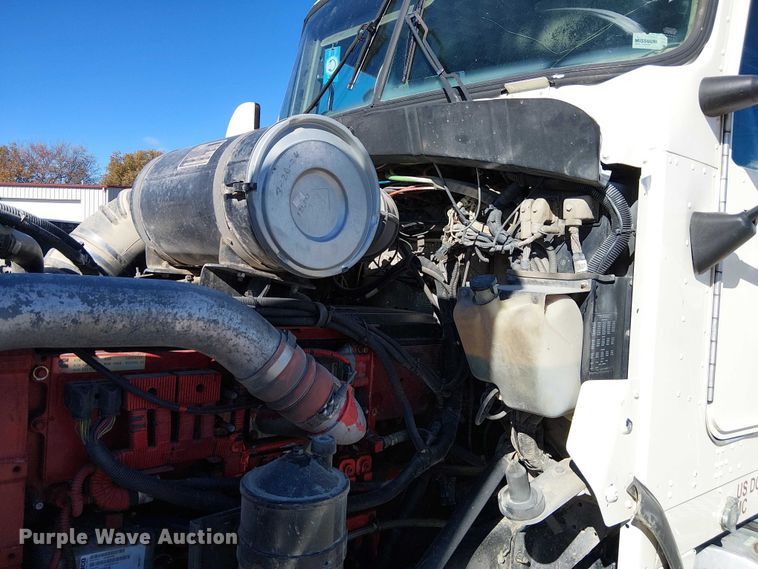 image for item FK0541 2002 Kenworth T800 semi truck