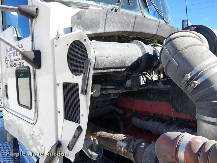 image for item FK0541 2002 Kenworth T800 semi truck