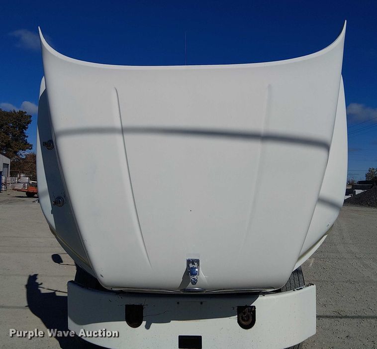 image for item FK0542 2004 Mack CX613 semi truck